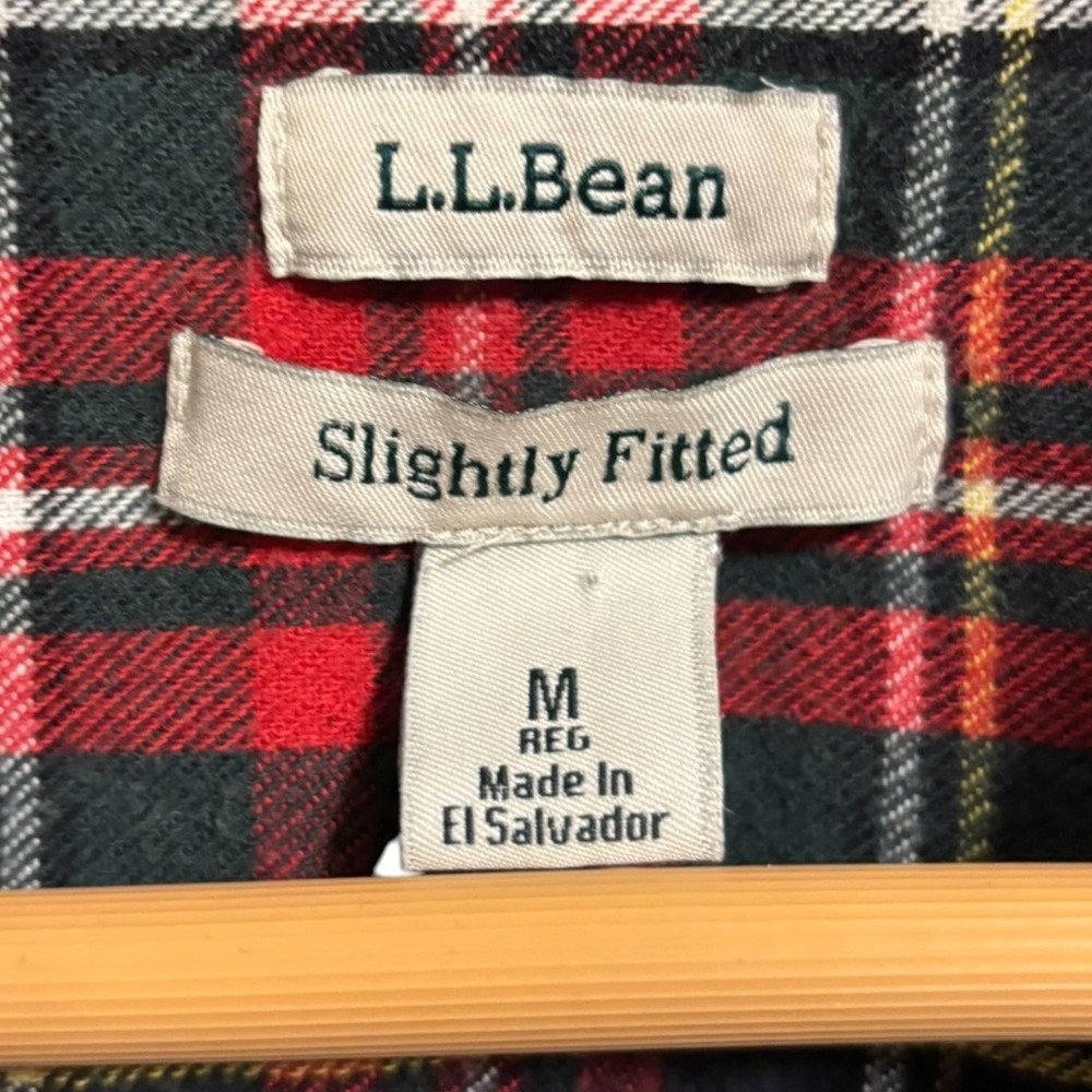 LL Bean Plaid Button Down Red Tartan Slightly Fitted Cabincore Lumberjack Size M - Picture 4 of 11